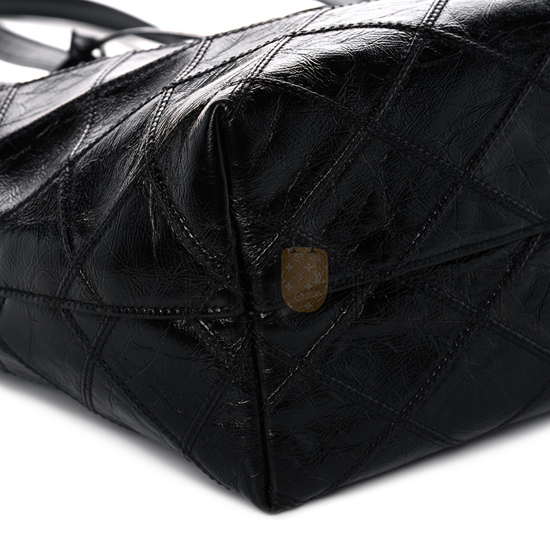 Y*L east west shopping tote quilted crinkled glossed-leather 394195939309 (38*28*13cm)